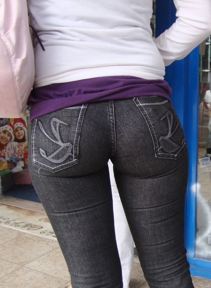 Amateur panty line or butt was exposed in denim jeans, take Street voyeur shitaero pictures 12th image